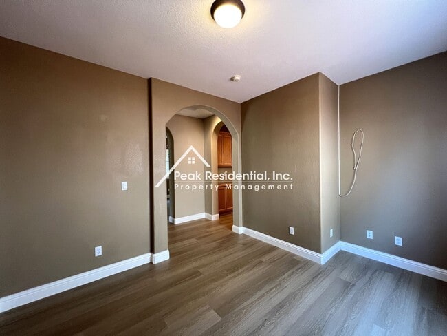 Building Photo - Beautiful 3bd/2.5ba Elk Grove Home