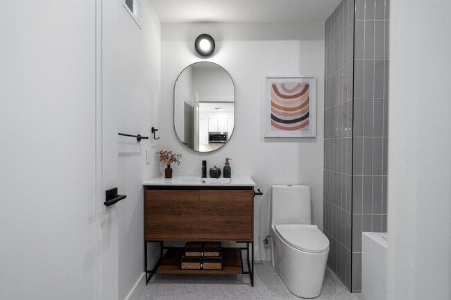 Building Photo - 10 Brinkerhoff St