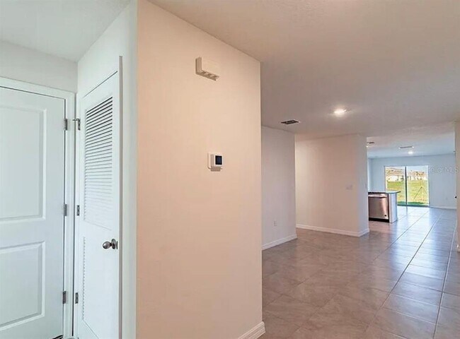 Building Photo - 649 Sunlit Coral St