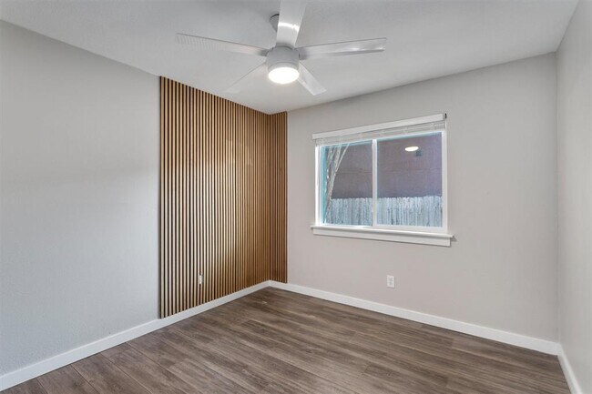 Building Photo - 12321 Emery Oaks Rd