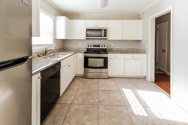 Building Photo - 629 16th Terrace Cir NW