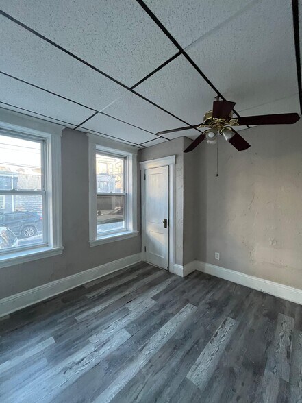 Building Photo - 487 Kennedy Blvd