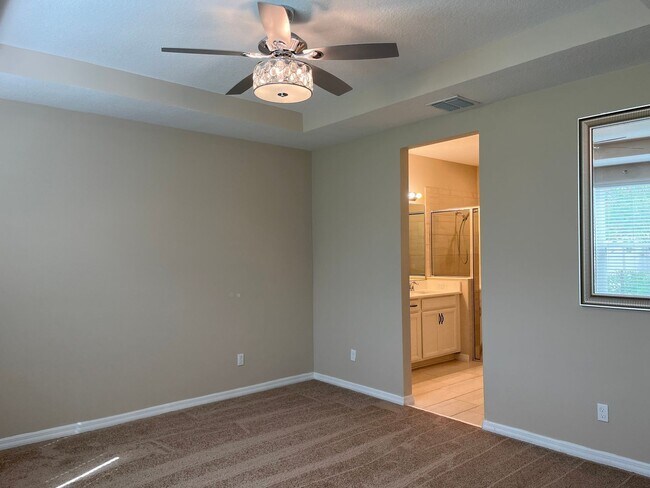 Building Photo - 2601 Pinnacle Ln