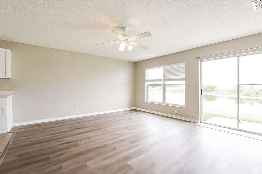Building Photo - 12916 Los Alamitos