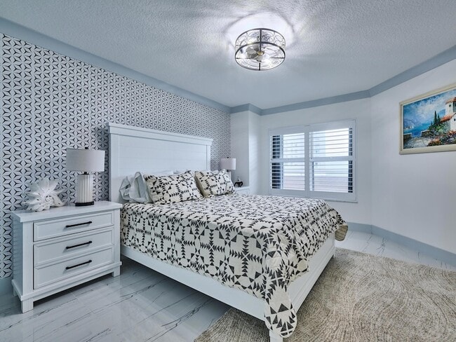 Building Photo - 5051 N Hwy A1A