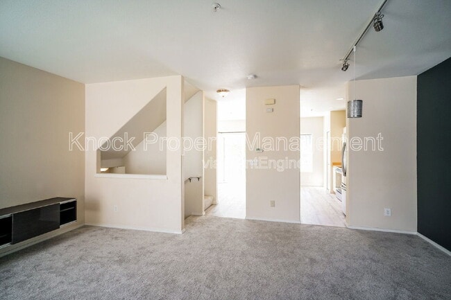 Building Photo - 13970 SW Scholls Ferry Rd