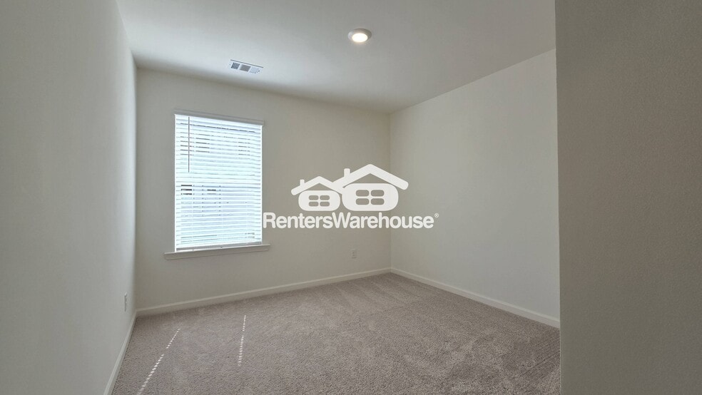 Building Photo - 1585 Salem Dr