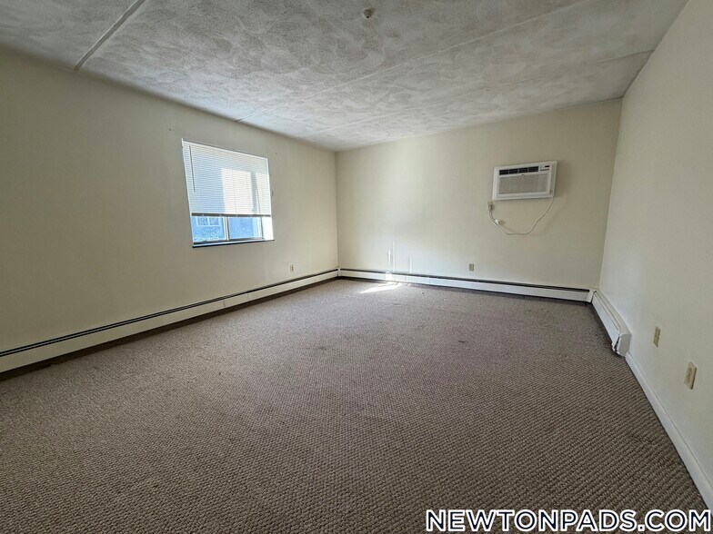 Building Photo - 175 Adams St