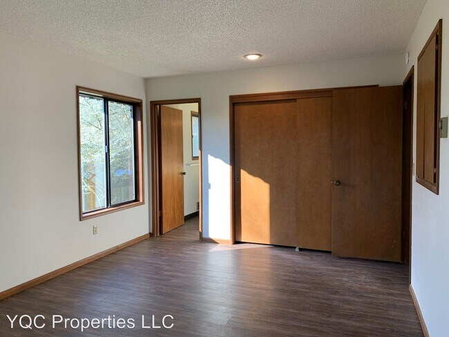 Building Photo - 1504 NE 115th St