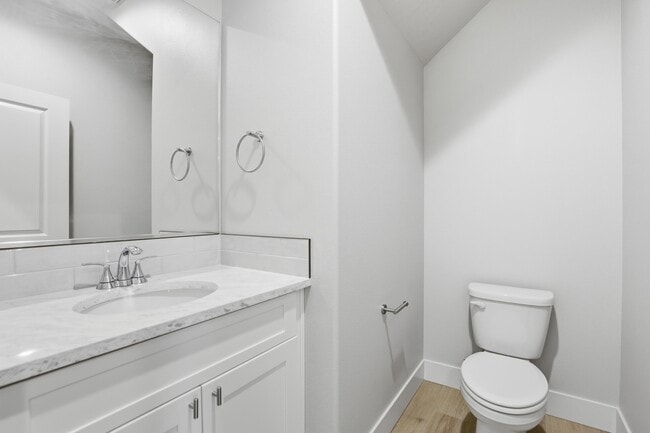 Building Photo - 609 Creative Way