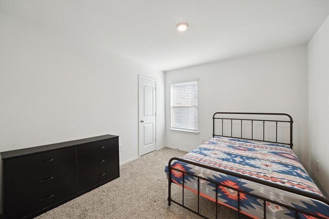 Building Photo - 2314 Toba Hawthorn Ct