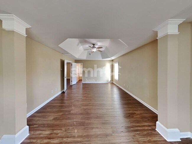 Building Photo - 5655 Livingston Ct