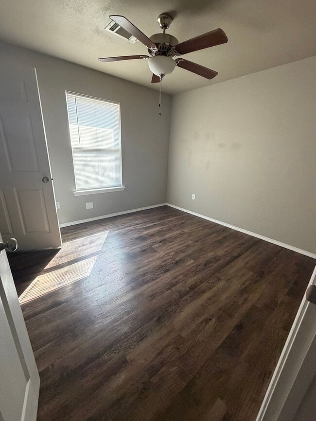 Building Photo - S. L Duplex