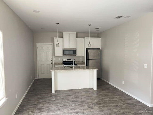 Building Photo - 7 Sandpiper Ave