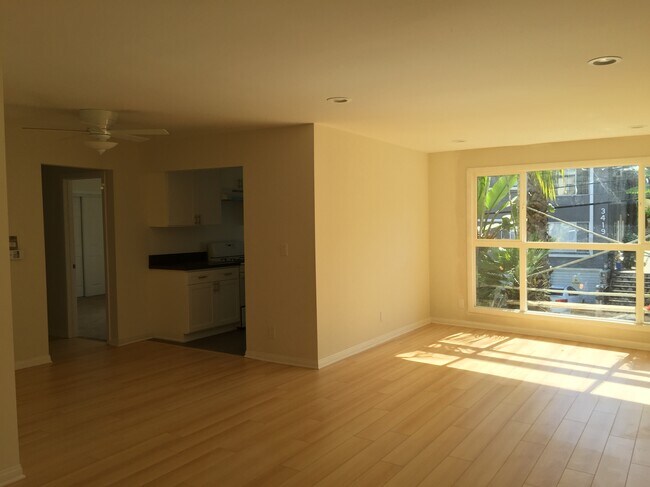 Building Photo - 3410 Club Dr