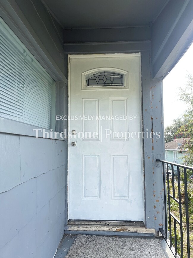 Building Photo - 318 E 19th St
