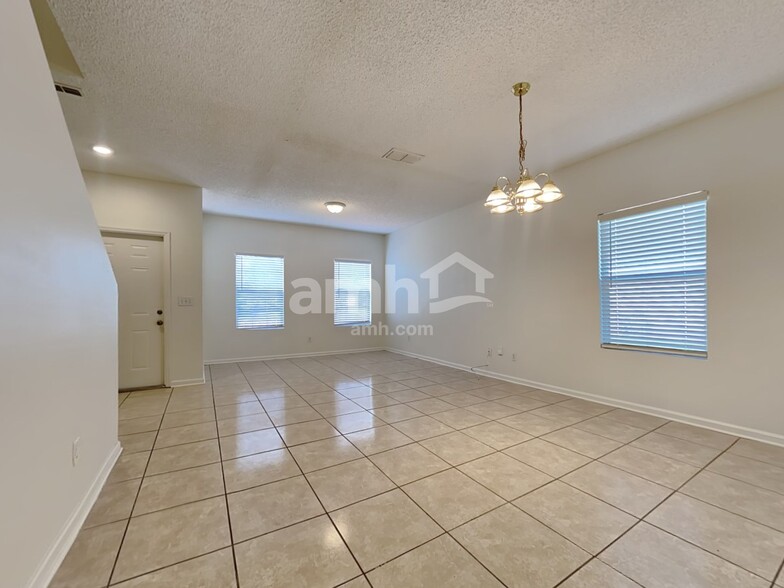 Building Photo - 2613 Fox Creek Dr