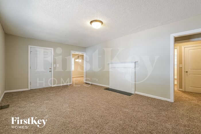 Building Photo - 390 Hillside Dr SW