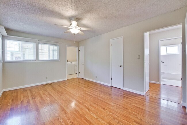 Building Photo - 1341-1343 Kingfisher Way