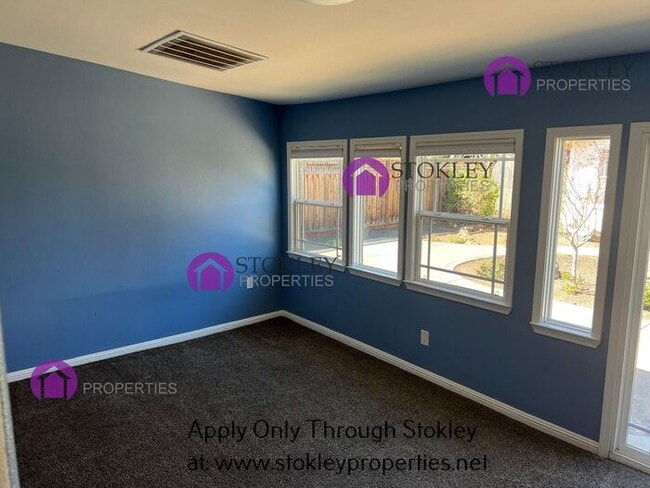 Building Photo - 2427 Sycamore Ave