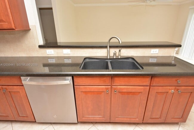 Building Photo - 4648 56th Ln