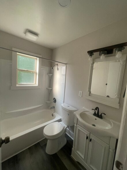 Building Photo - 1627 Mary George Ave NW