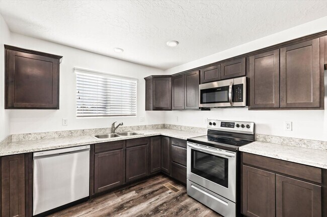 Building Photo - 3710 N Centrepoint Way