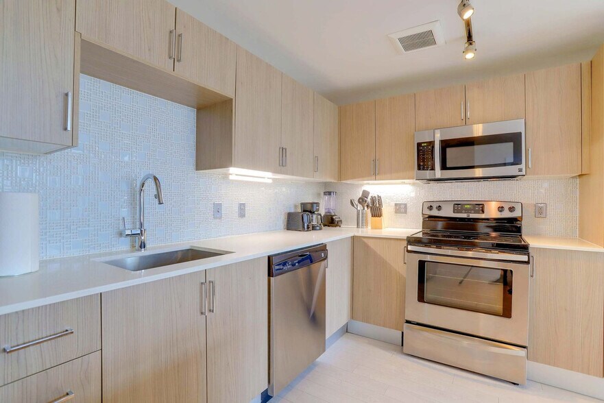 Building Photo - 22202 18th St S