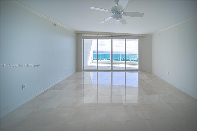 Building Photo - 20201 E Country Club Dr