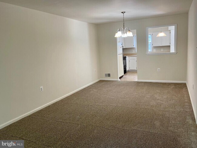 Building Photo - 5847 Rockdale Ct