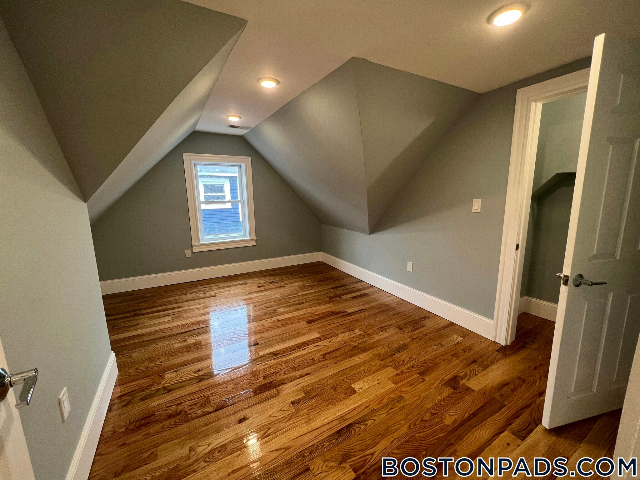 Building Photo - 158 Morrison Ave