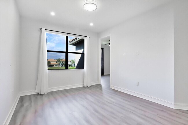 Building Photo - 8101 Ironstone Dr