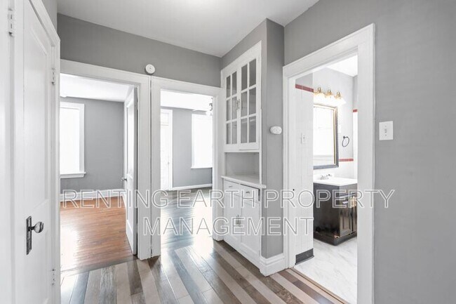 Building Photo - 3868 Meramec St