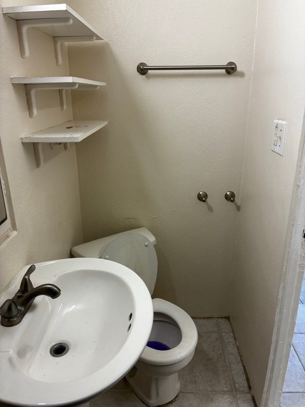 Building Photo - 117 5th St NE