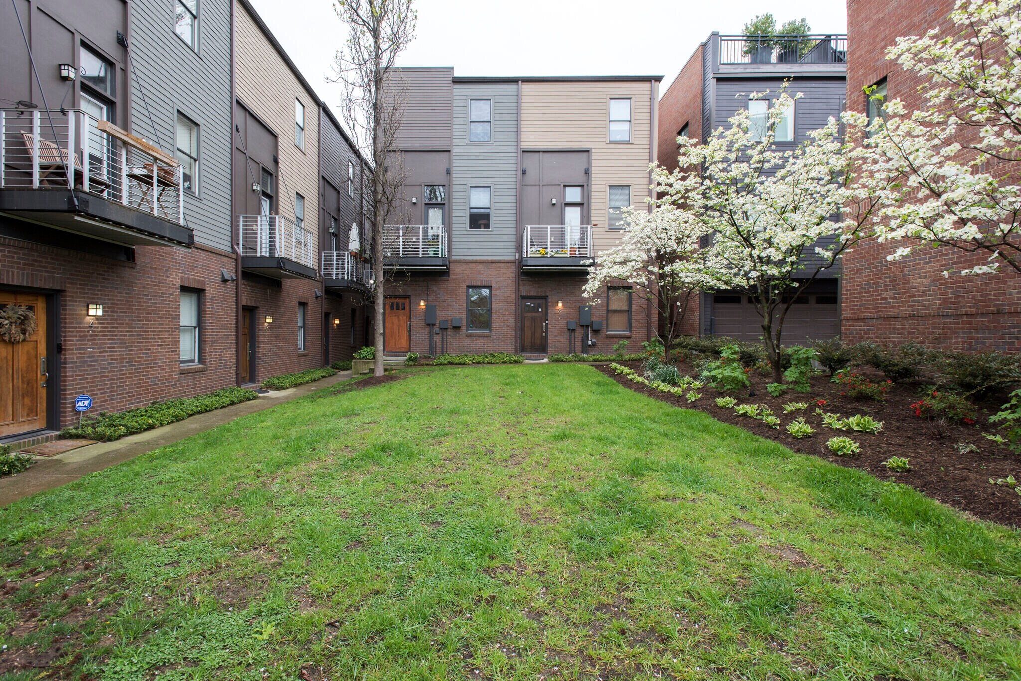 Building Photo - 508 Madison St