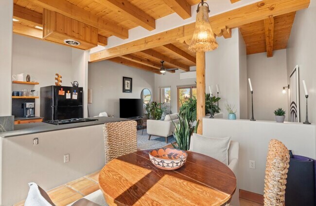 Building Photo - 3227 La Paz Ln