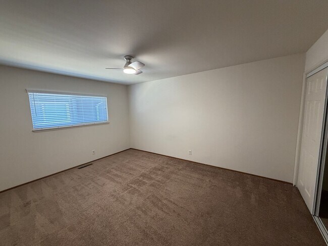 Building Photo - 1817 Foxworthy Ave