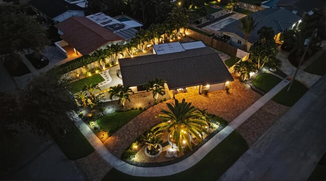 Building Photo - 5031 NE 23rd Terrace