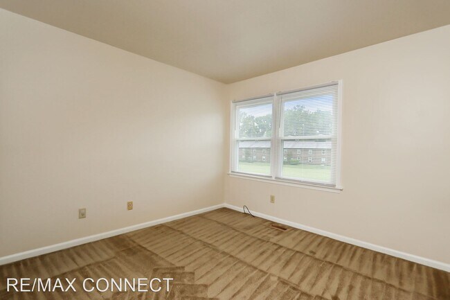 Building Photo - 3 br, 2.5 bath House - 76 Charles Parish