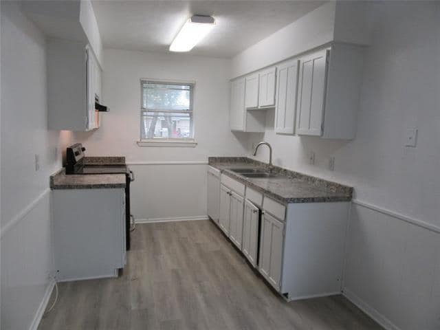 Building Photo - 916 Tulip Trail