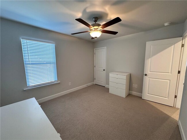 Building Photo - 5430 Wheeler Ridge Rd