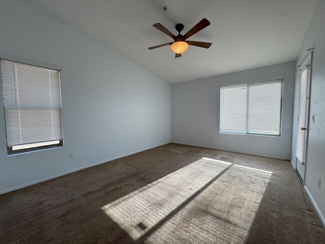 Building Photo - 2 BEDROOM PLUS OFFICE/DEN IN MCDOWELL MTN ...