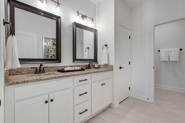 Building Photo - 1005 Beech Tree Cv