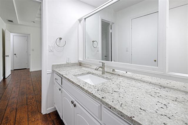 Building Photo - 5021 Andover Dr