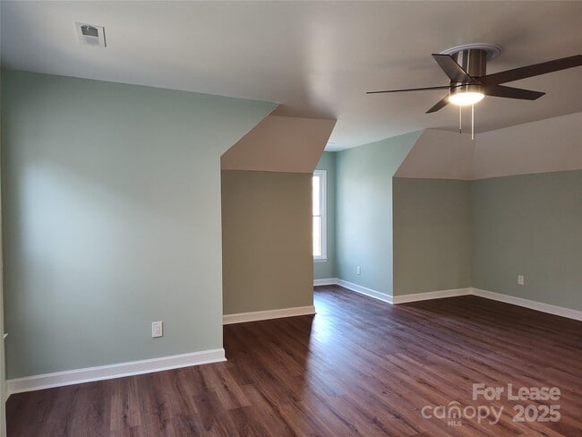 Building Photo - 5206 Dunrobin Ln