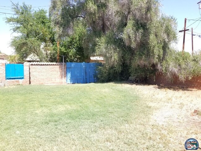 Building Photo - 285 W K St