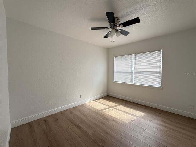 Building Photo - 524 N Lakemont Ave