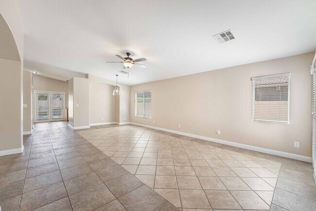 Building Photo - Gorgeous Mountains Edge Pool Home For Rent !