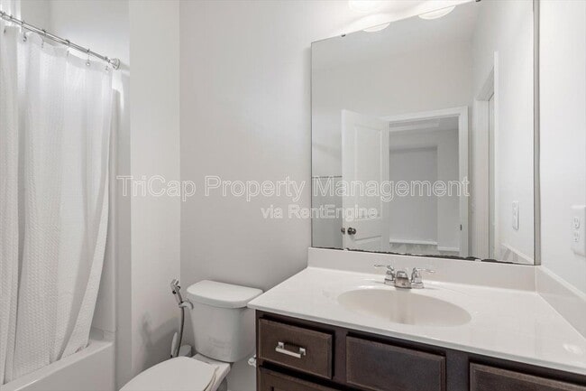 Building Photo - 1409 Luxor Dr