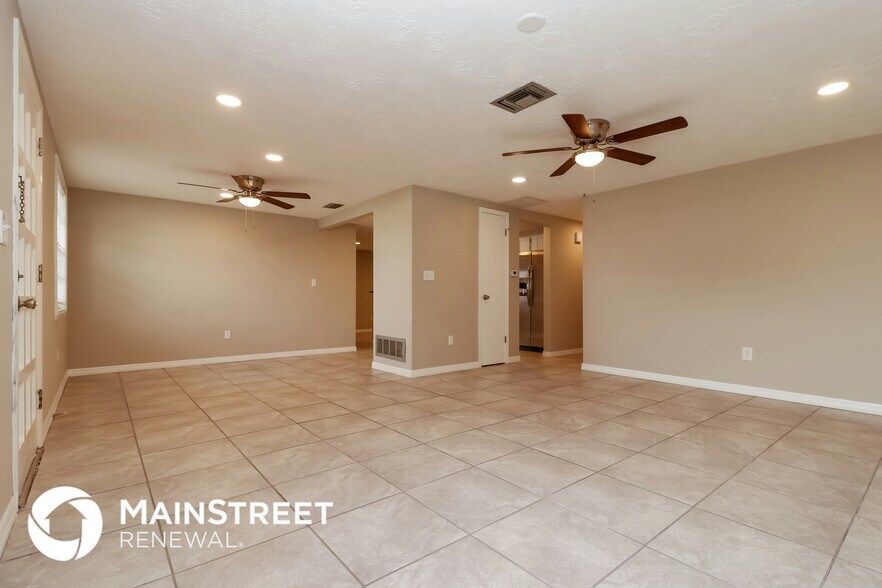 Building Photo - 3600 Trask Dr